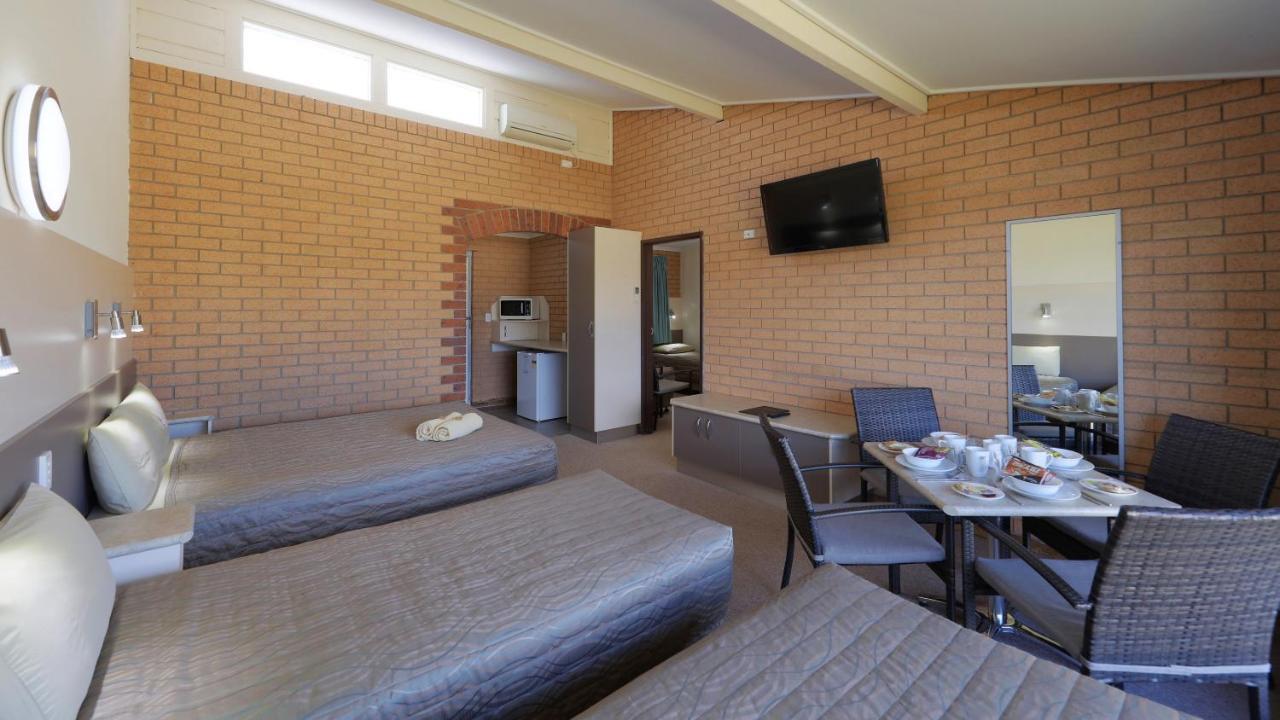 Tenterfield Motor Inn Esterno foto