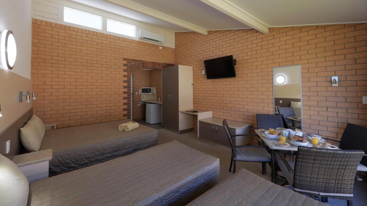 Tenterfield Motor Inn Esterno foto