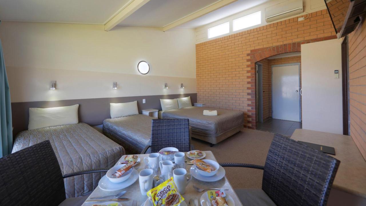 Tenterfield Motor Inn Esterno foto