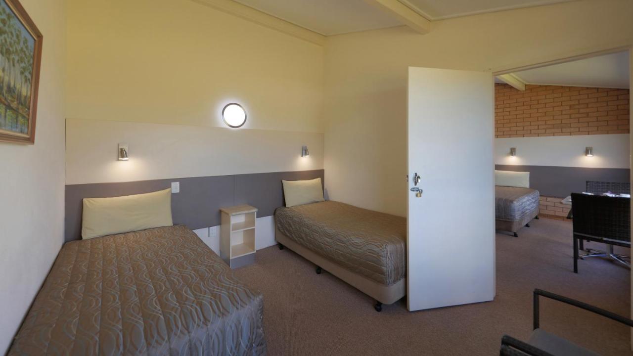 Tenterfield Motor Inn Esterno foto