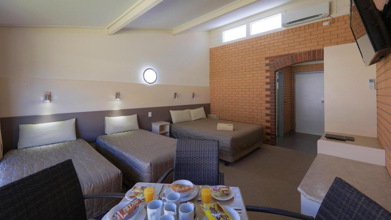 Tenterfield Motor Inn Esterno foto